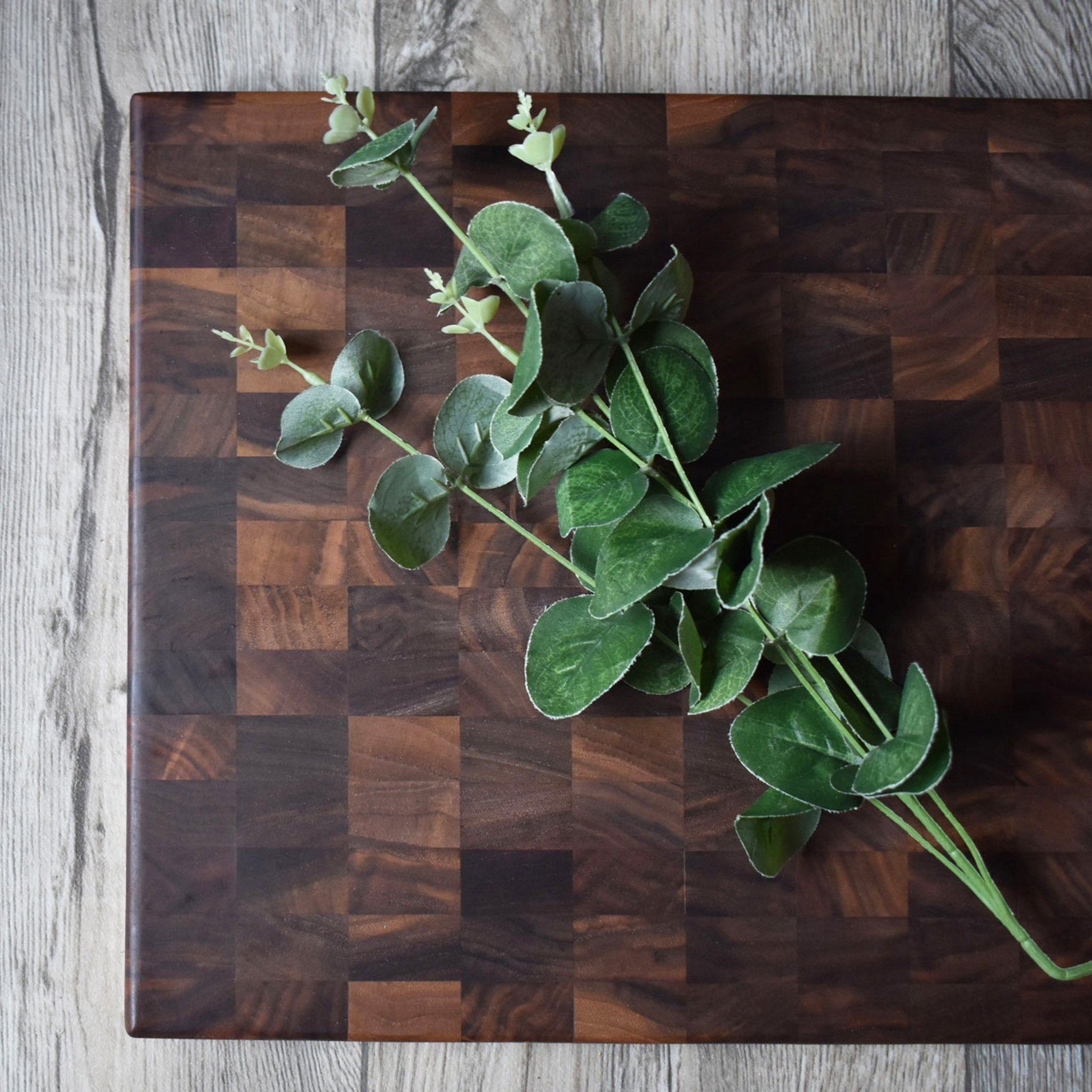 Walnut Edge Grain Butcher Block Cutting Board